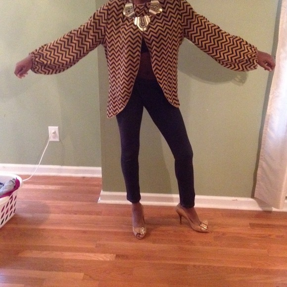 Aztec inspired top - Picture 2 of 4