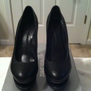 Gianmarco Lorenz sexy pumps