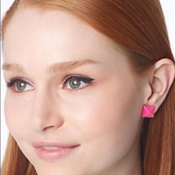 ❌SOLD❌🎉HP!🎉 KS "Locked In" studs in Flo Pink - Picture 4 of 4