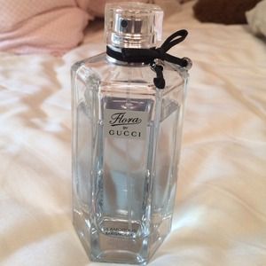 ⚡️RESERVED⚡️Gucci Flora (glamorous magnolia)