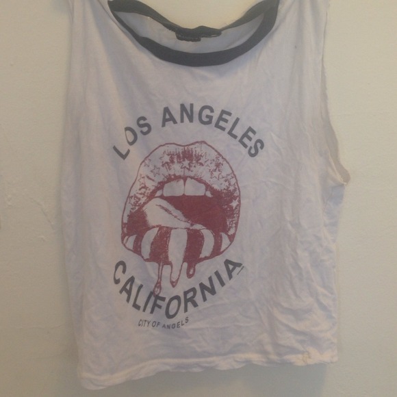🚫 SOLD 🚫 Brandy Melville Los Angeles tank