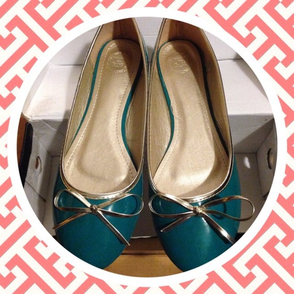 Brand new  Turquoise flats