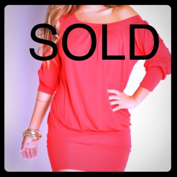 ✨SOLD✨Sexy red tunic dress with long sleeves
