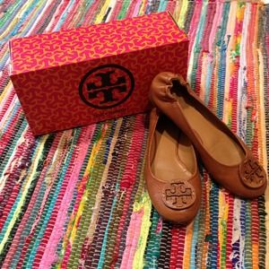 Tory Burch Reva flat in Royal tan. Size 7.5