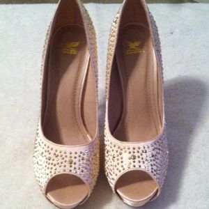 Brand new pink peep toe pumps w/light gold studs