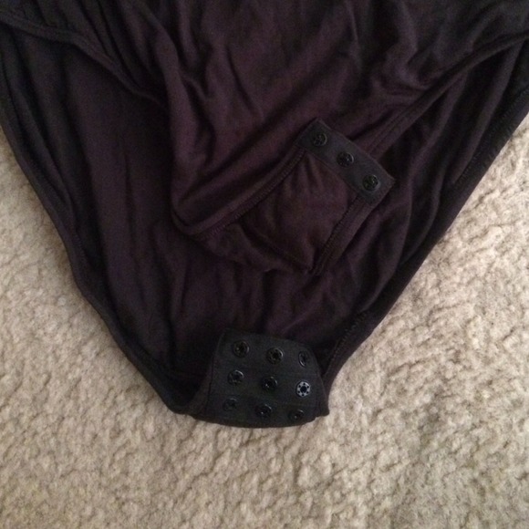 Black Cross Front Body Suit. - Picture 2 of 2