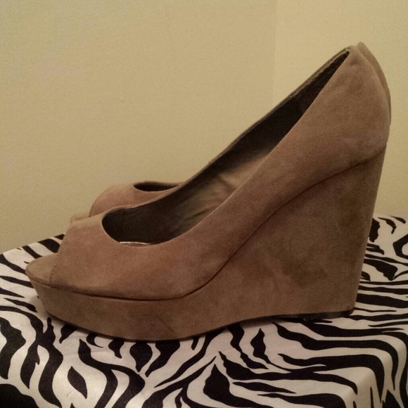 Size 10 taupe peep toe wedges