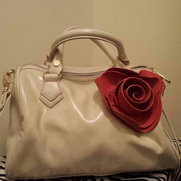 Cream colored Steve Madden bag