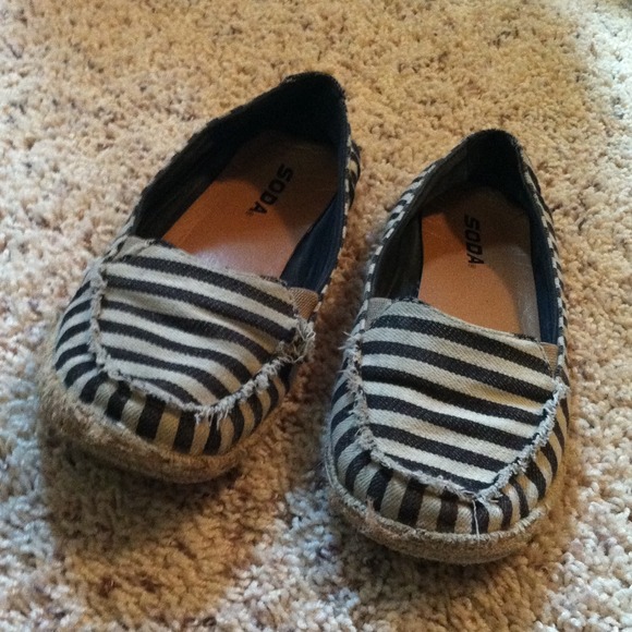 Hippie striped flats