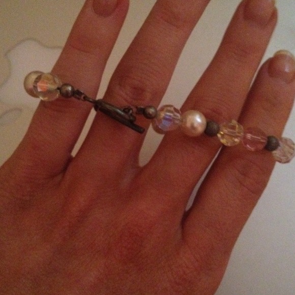 Beaded pink bracelet with pearls - Picture 3 of 3