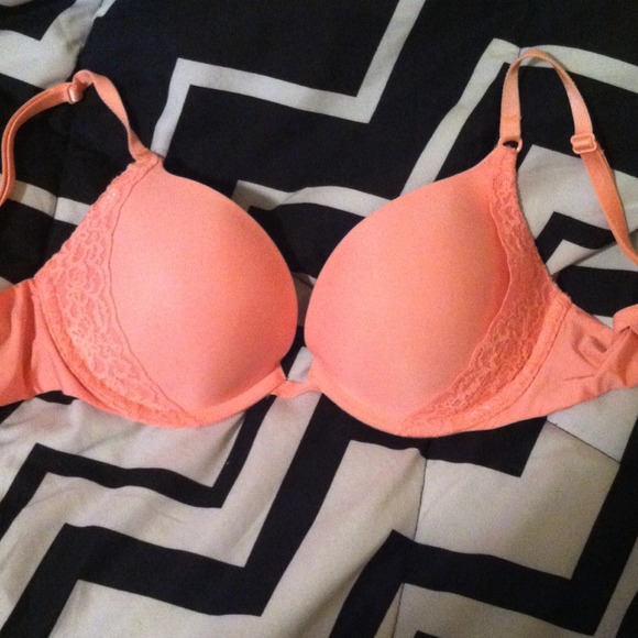 *LOWERED* Victoria Secret Bra