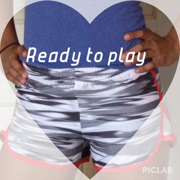 ⭐️Under armour running shorts⭐️