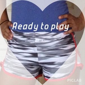 ⭐️Under armour running shorts⭐️