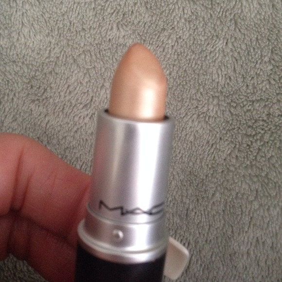 MAC lipstick in Tanarama