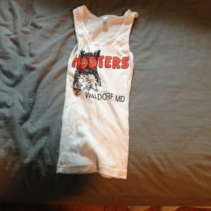 Hooters tank top Waldorf, MD