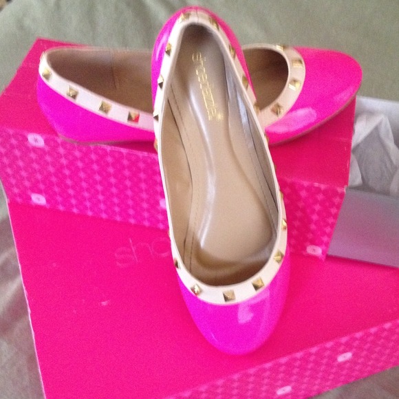 Patten leather pink/gold stud flats