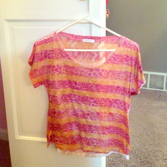 Delias top