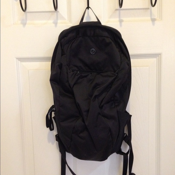 🌟 Lululemon backpack for quick workouts!