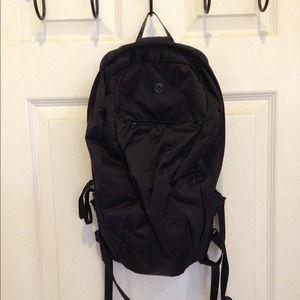 🌟 Lululemon backpack for quick workouts!