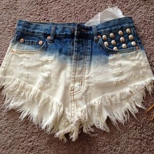 Ombre high waisted shorts.. Size small fits 4-6