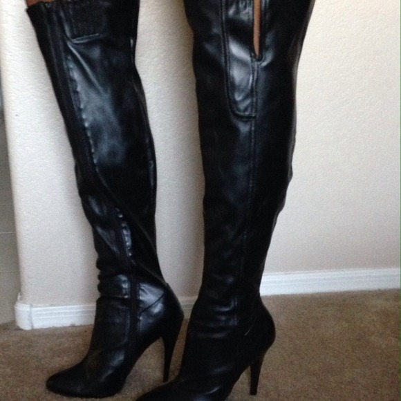 SOLD - Picture 3 of 4