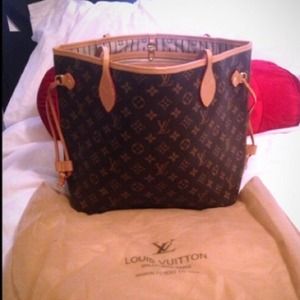 neverfull shoulder bag!