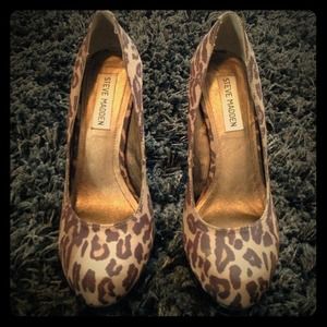 Steve Madden leopard heels