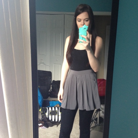 NWT Gray BCBGeneration Pleated Shorts XXS - Picture 7 of 7