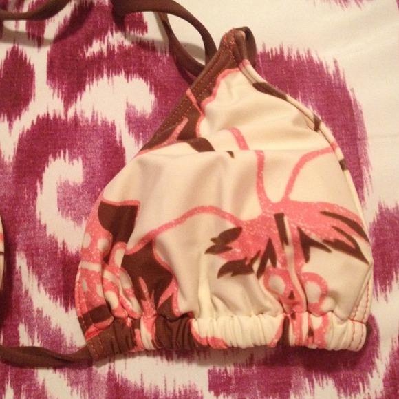 Local Motion hawaiin bikini top medium - Picture 2 of 3