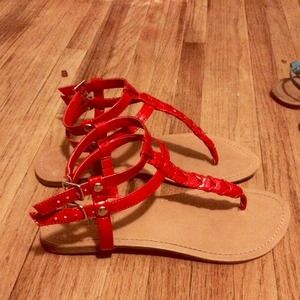Red sandals! so cute!!!