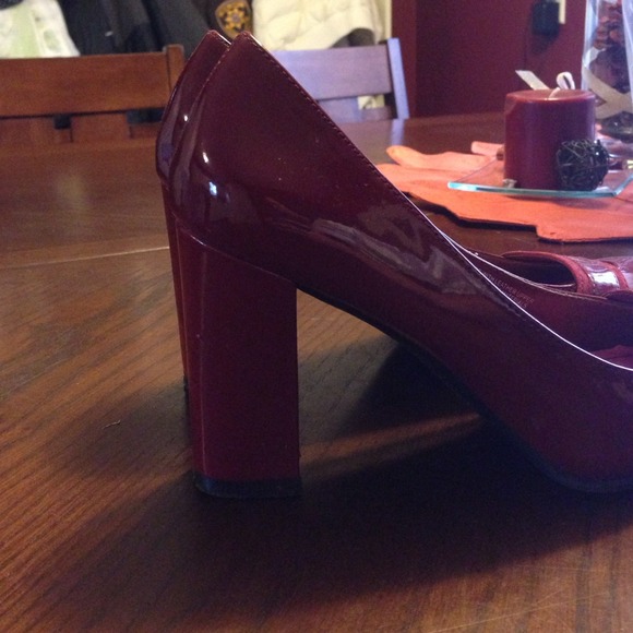 Heels - Picture 2 of 4