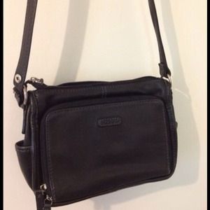 🎁SOLD on Tradesy🎁Fossil Leather organizer/wallet