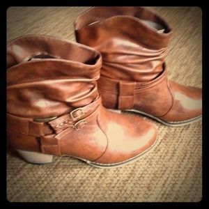 6.5 cowboy booties. Amazing rich brown color