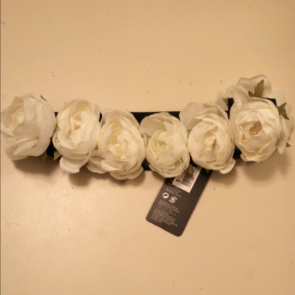 ❌SOLD❌ Floral headband - Picture 2 of 4