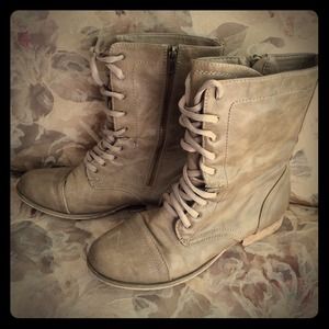 ALDO lace up tan/olive short boots