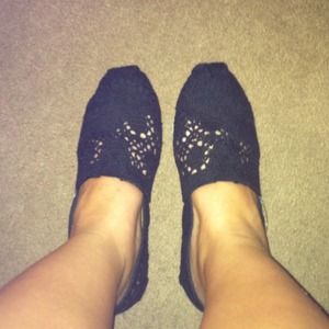Black crochet Toms.