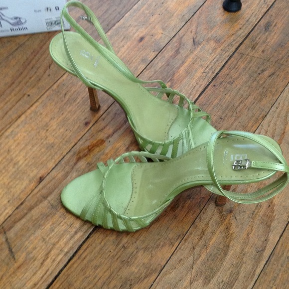 Green strappies - Picture 3 of 4