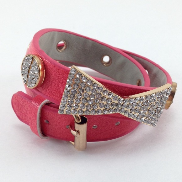 Bracket - Picture 1 of 1