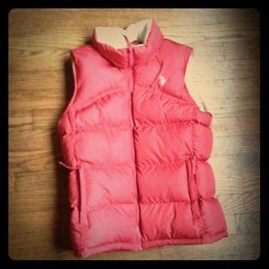 Dark pink puffer vest in great condition