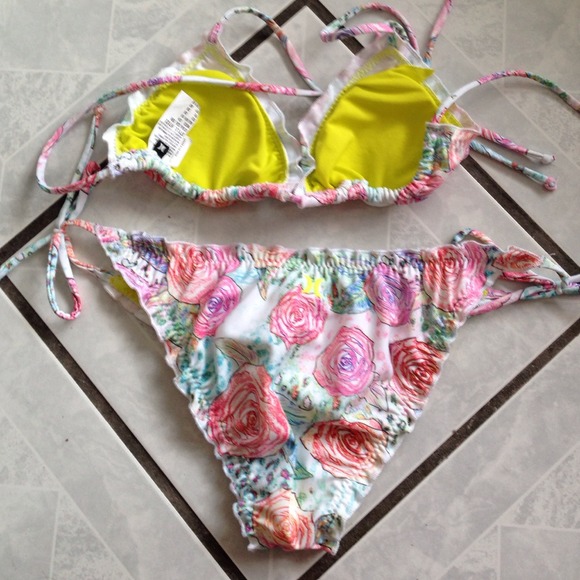 🔴not available. Hurley bikini.cute. - Picture 2 of 4