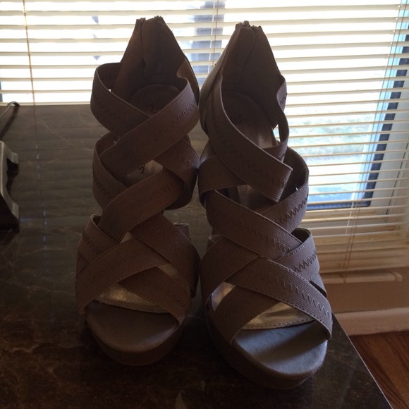 Shoes - Picture 2 of 3