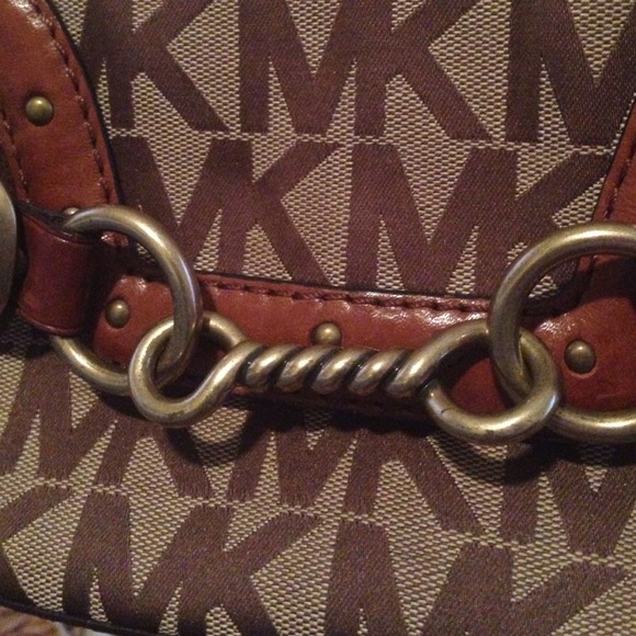 Michael Kors small handbag - Picture 2 of 4
