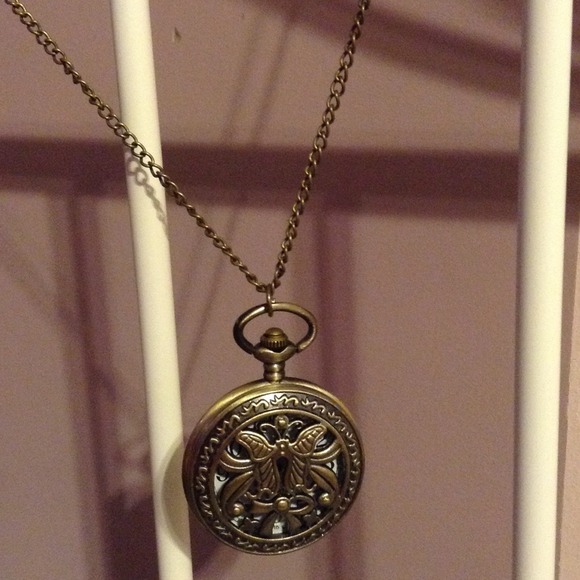 ⭐️⭐️SOLD⭐️NEW Antique Style Clock-Locket necklace