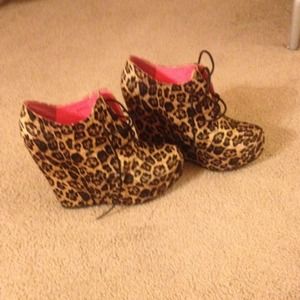 Brand new leopard shoes🎀👠👡
