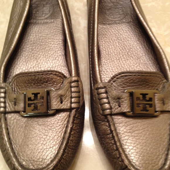 Authentic Tory Burch..Excellent condition like new