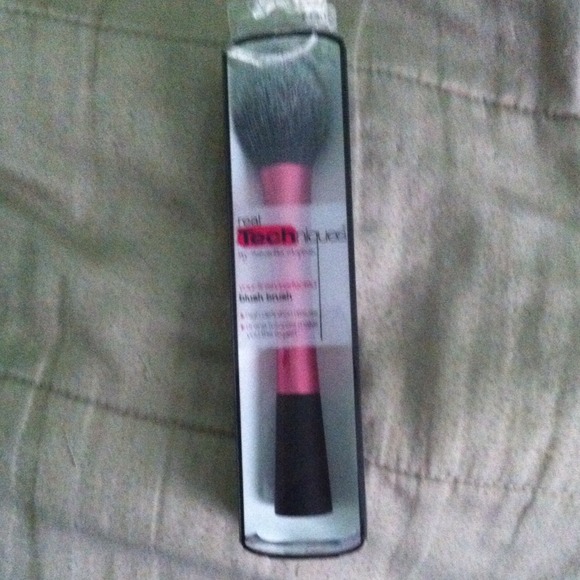 ❌Sold❌Real Techniques blush brush