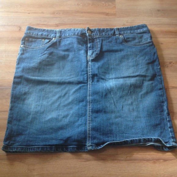 Old Navy Blue Jean Skirt
