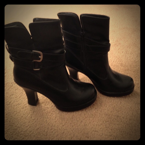 Black boots. Never worn.