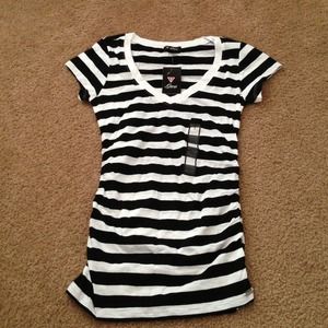 Black/white striped guess top
