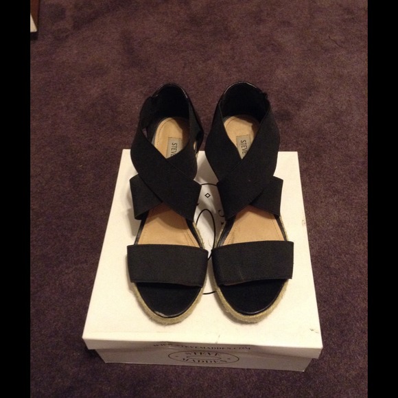 Steve Madden black strappy sandals size 8 - Picture 2 of 4